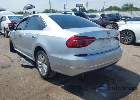 2018 Volkswagen Passat 2.0T Se z USA, uszkodzony, nr VIN 1VWBA7A3XJC027288